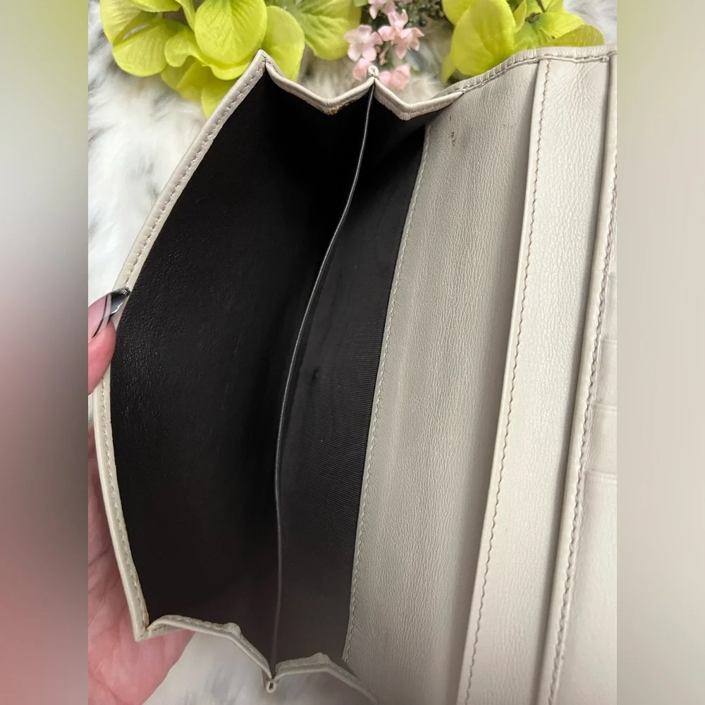 Gucci Long Wallet with Charms - Picture 13 of 15